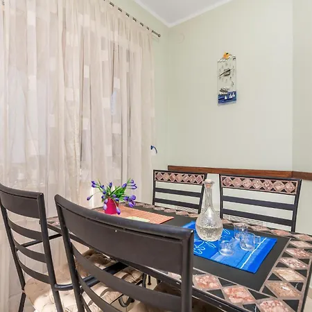 2 Bedroom In Rab Barbat na Rabu