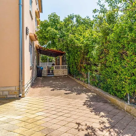 2 Bedroom In Rab * Barbat na Rabu