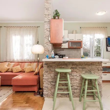 2 Bedroom In Rab דירה *