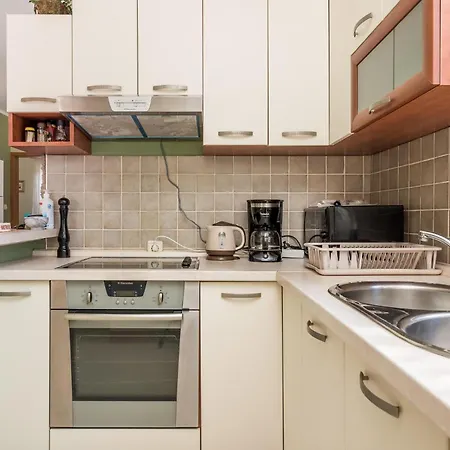 2 Bedroom In Rab Barbat na Rabu