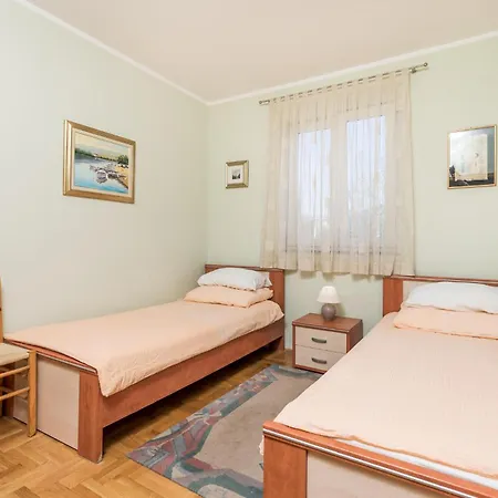 2 Bedroom In Rab